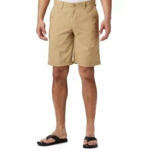 COLUMBIA SPORTWEAR MENS SHORTS KHAKI FLAT FRONT WAIST 38